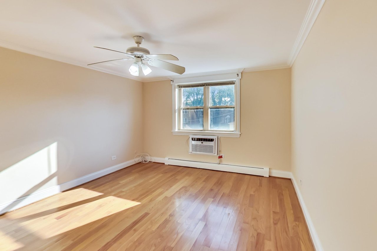 6333 N Milwaukee Ave Unit 1G