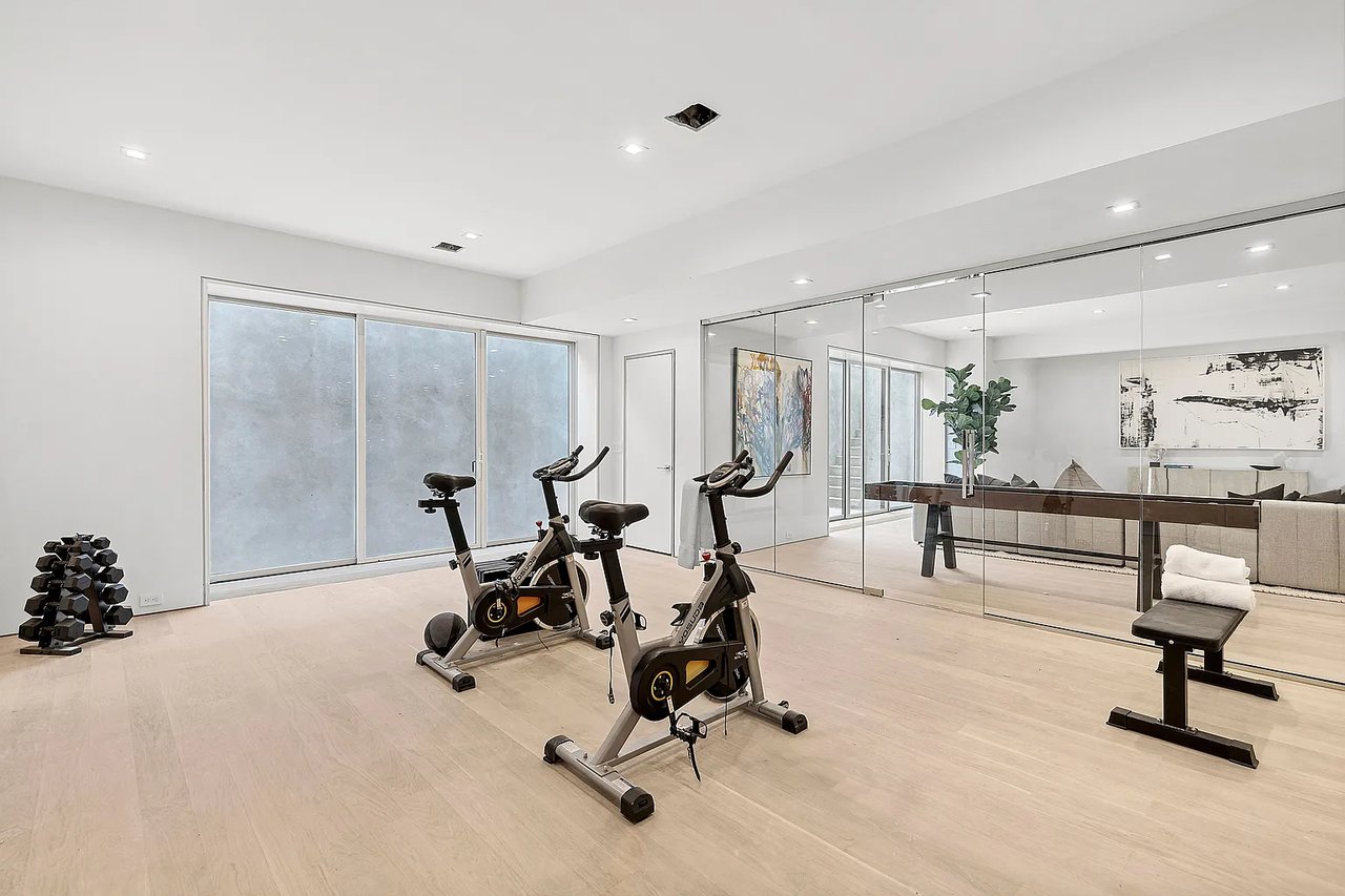637 Halsey Ln - In Contract
