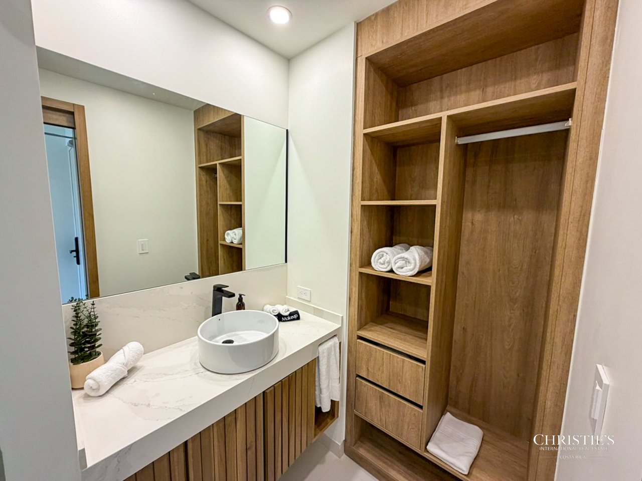 Mono Luxe Unit #17 — Three-Bedroom Residence