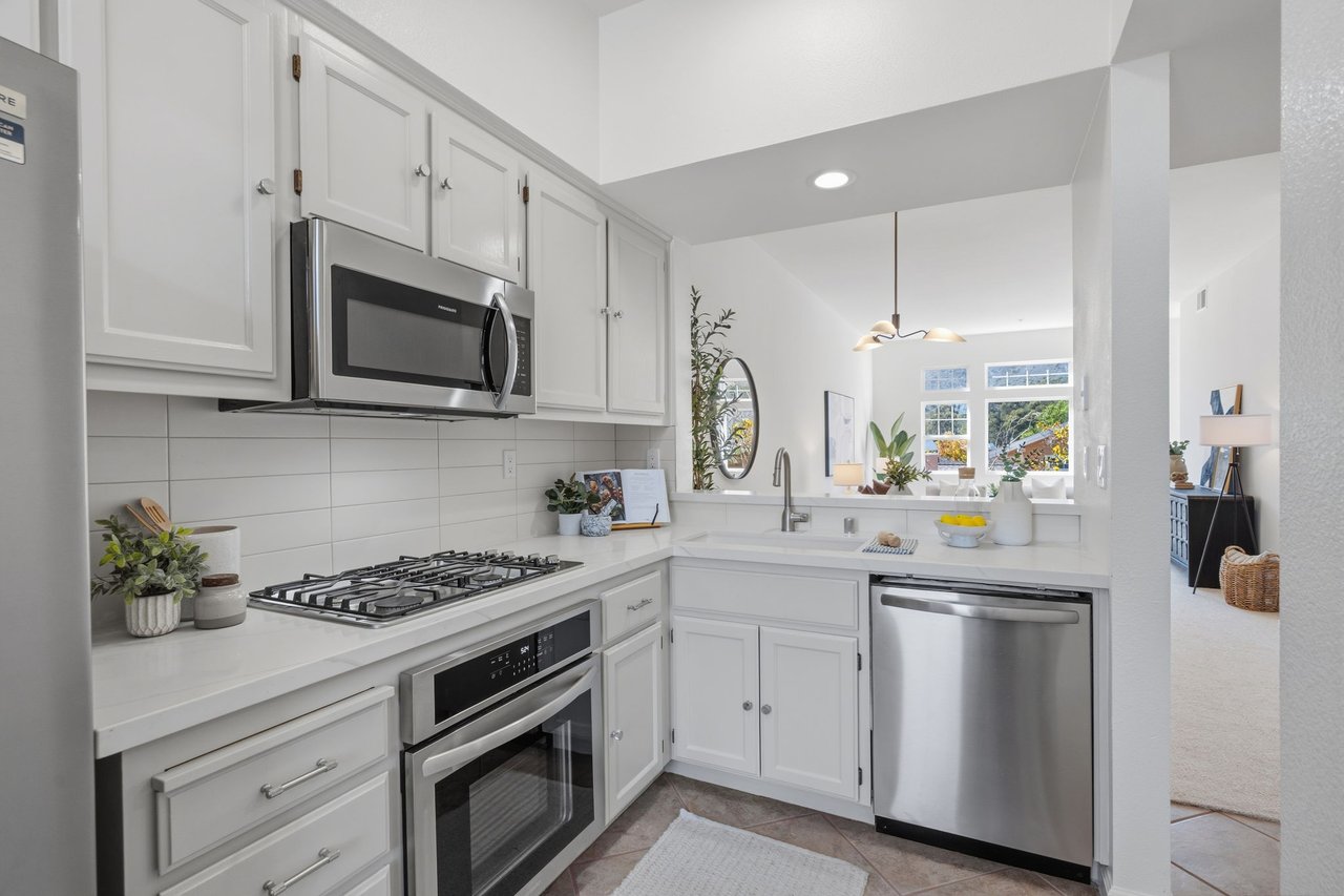 331 Swallowtail Ct