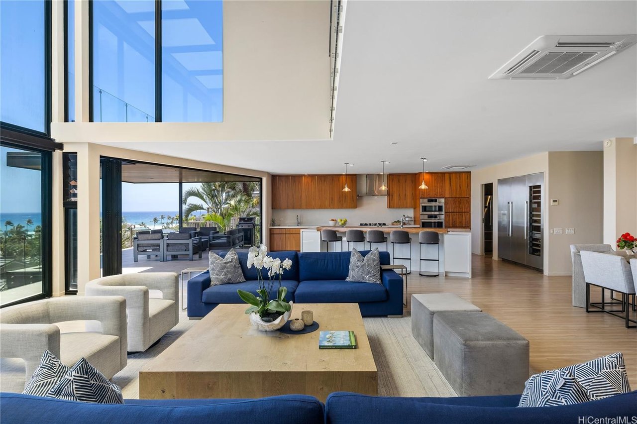 Wallace 3849 Poka St, Honolulu, HI 96816