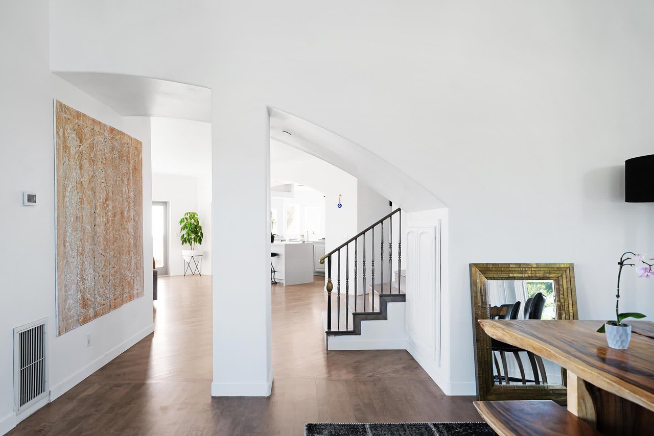 Grandeur House