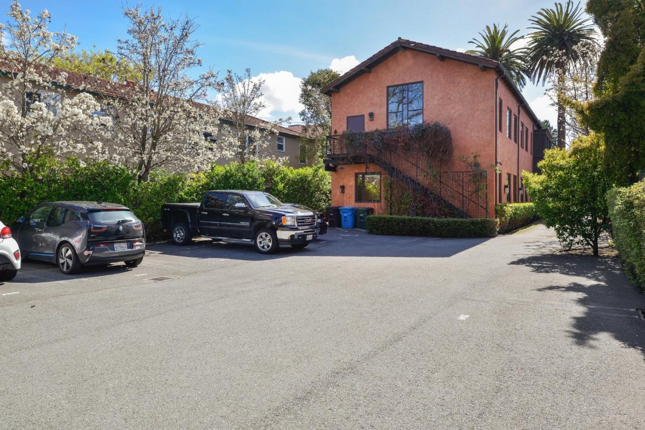 312 N. San Mateo Drive, Ste. 200