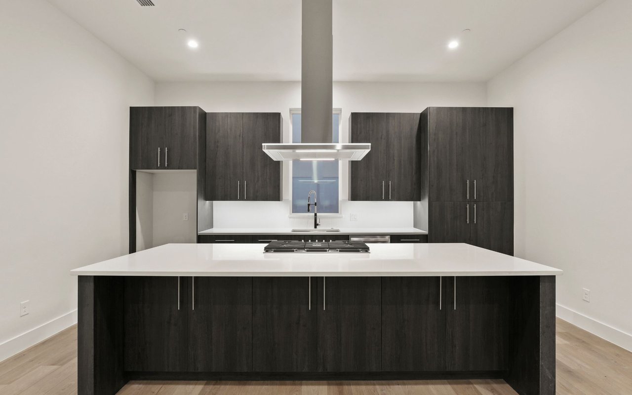 1855 Summit Ave, #102