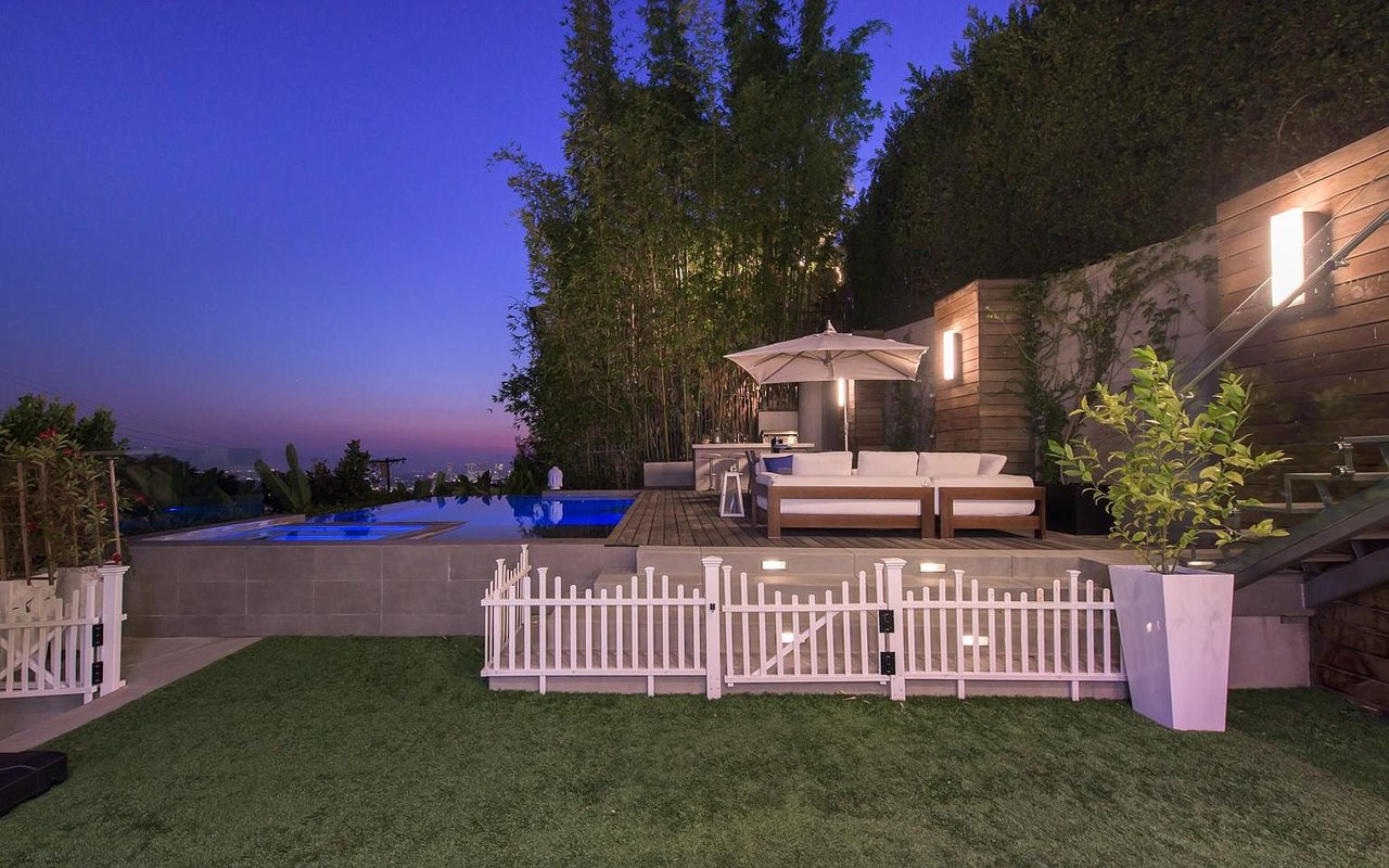 Summit Manor
