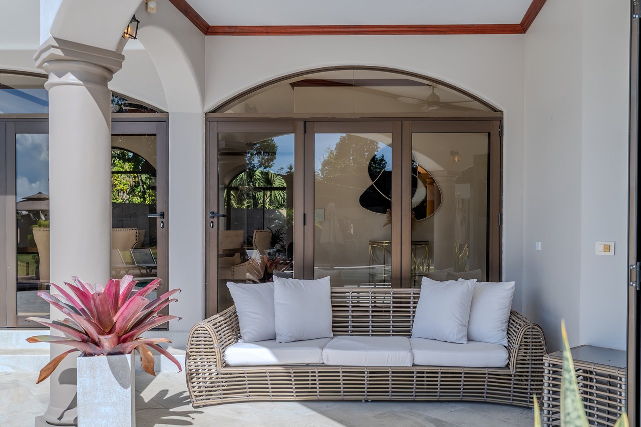 Luxury Home with Pool, Bar Area & Resort-Level Amenities | 5br, 4ba in Perez Zeledon 