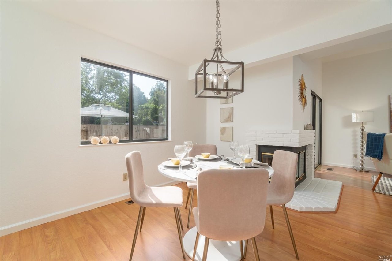 17 Cedarwood Ln