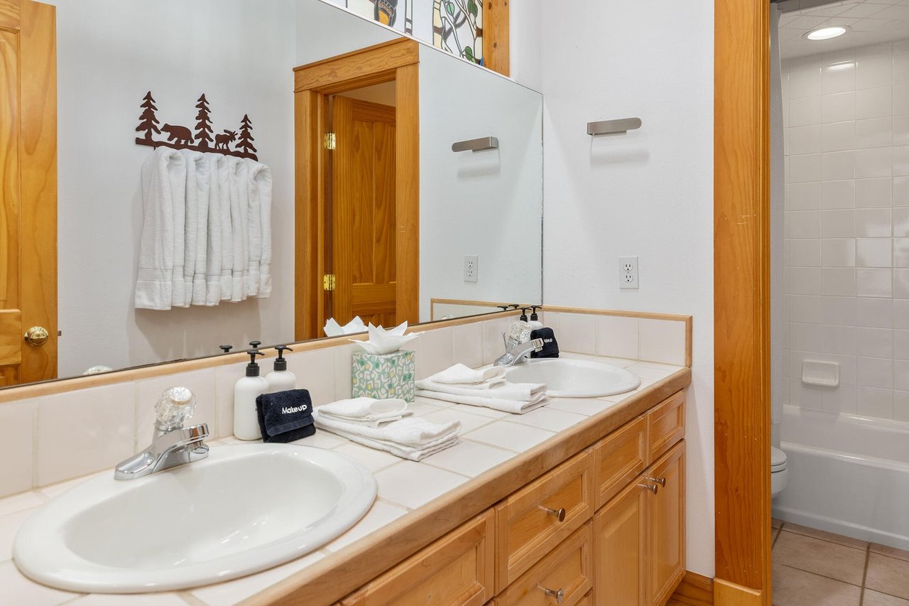 105 Polecat Ln