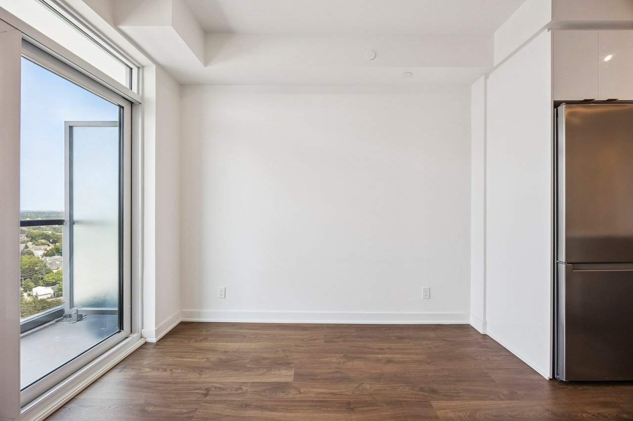 50 Upper Mall Way #2109