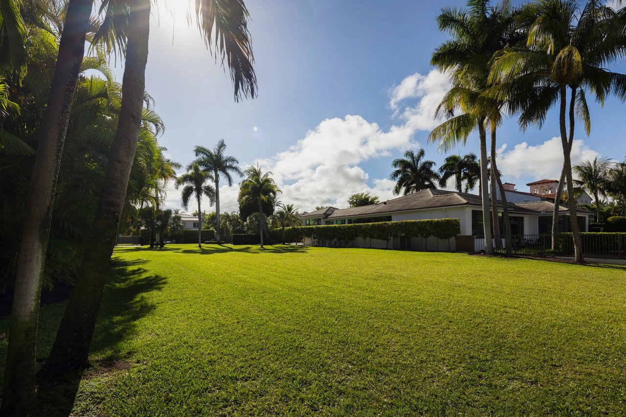 Pine Tree Drive, Miami Beach Waterfront