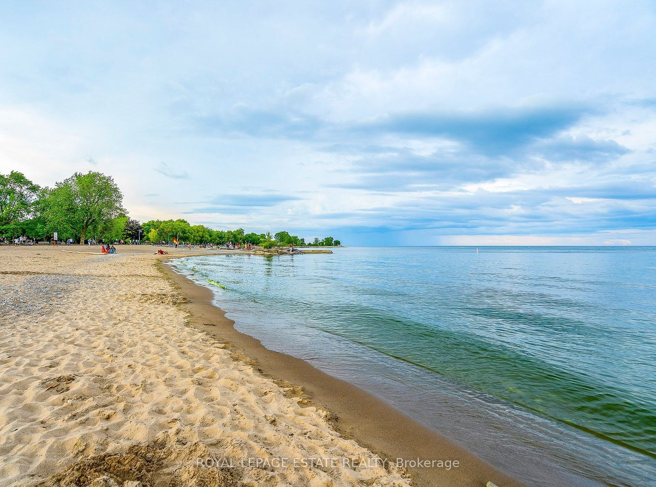 PENTHOUSE PINNACLE OF WATERFRONT LIVING 
