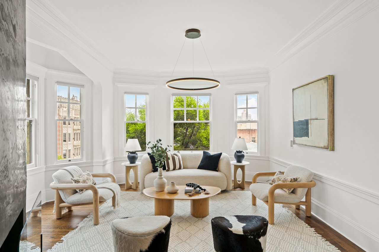  Top Floor Three Bedroom, Two Bath TIC at Franklin and Clay