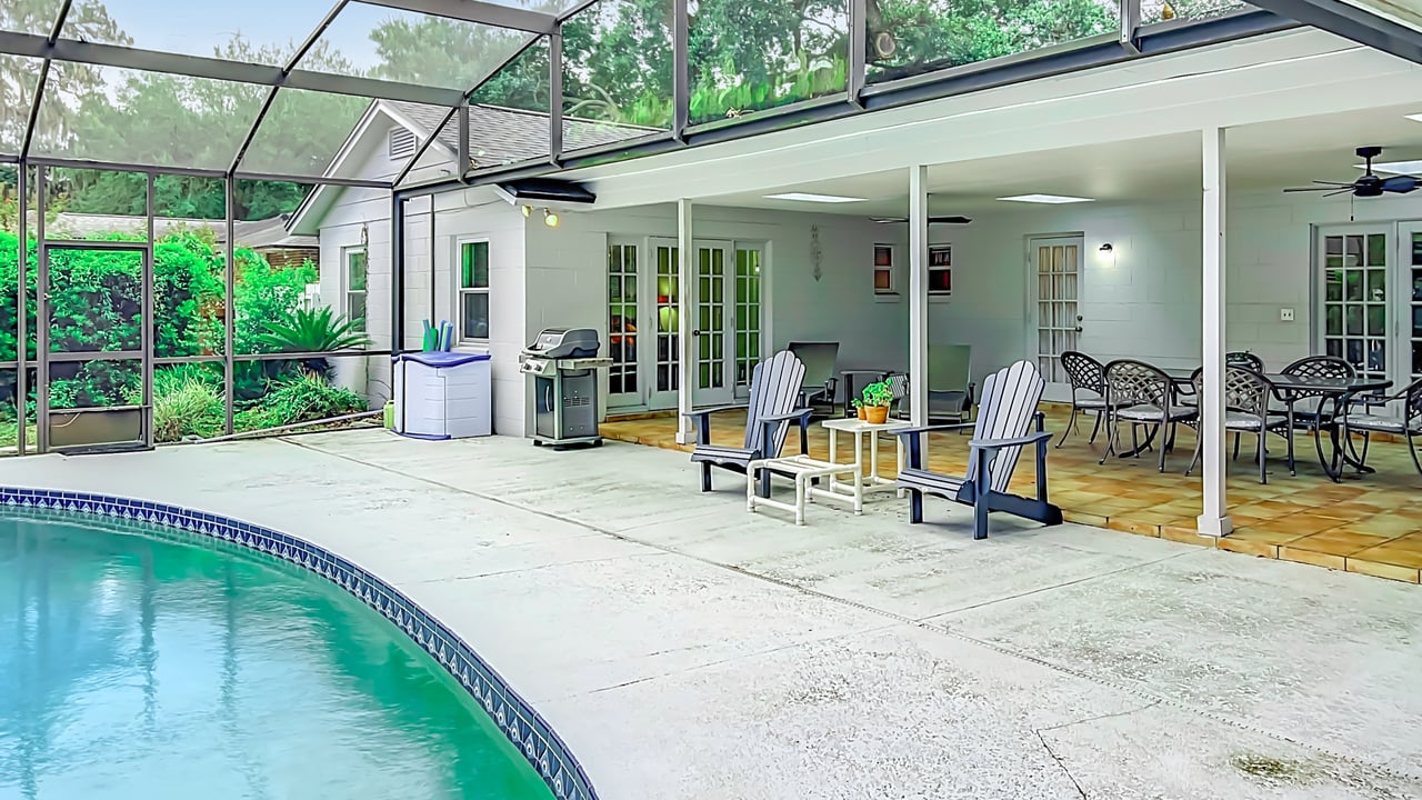 Winter Park Vias Traditonal 5-Bedroom Home near Racquet Club