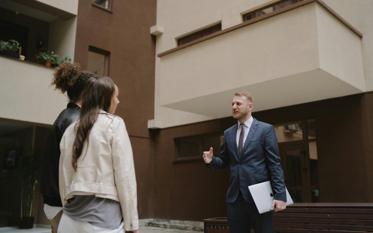 Top 5 Questions Real Estate Agents Get from Buyers, Answered