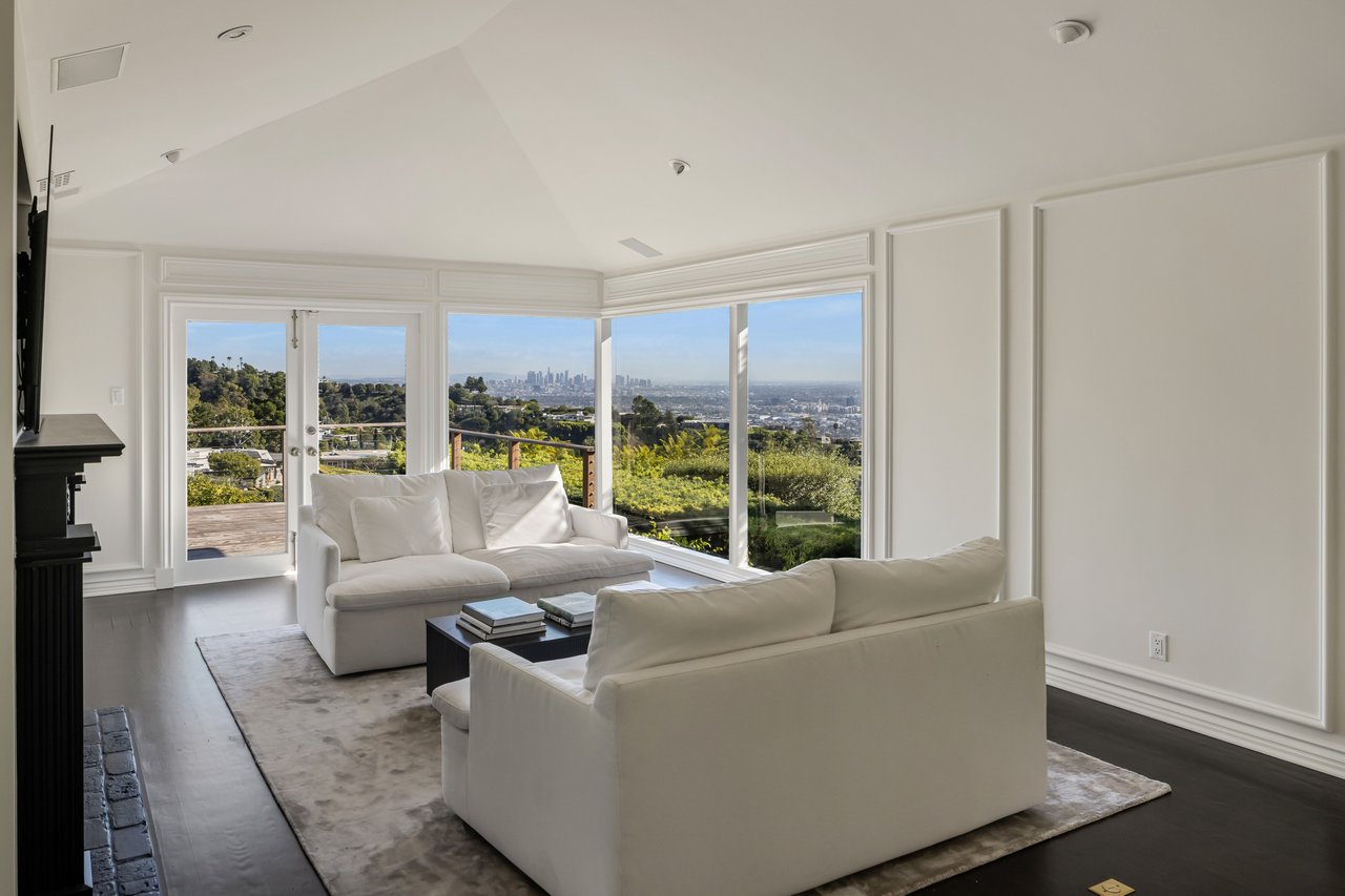 1612 Gilcrest Dr, Beverly Hills