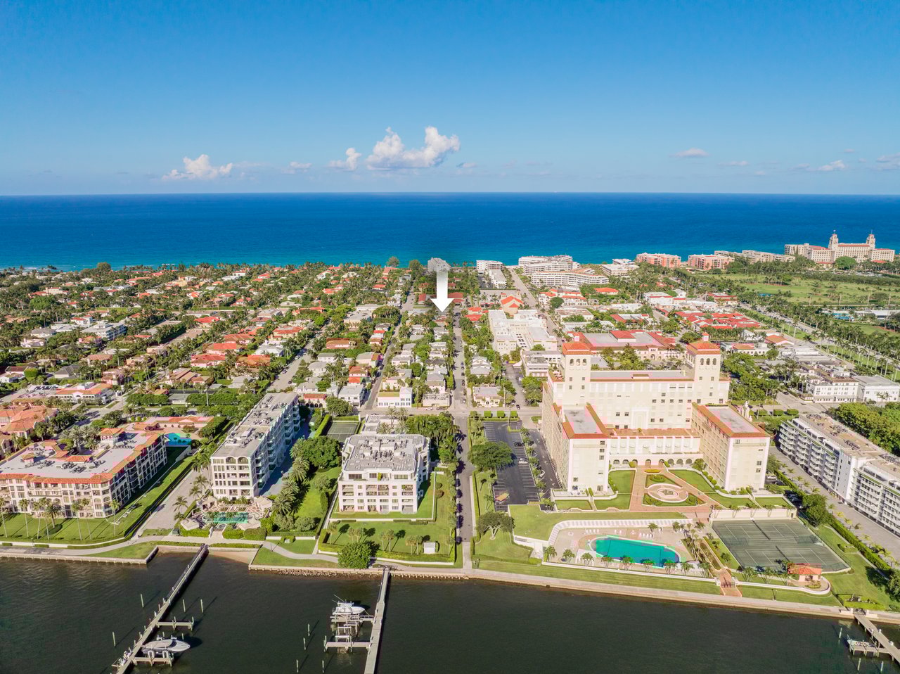 Charming Like New Residence In Town