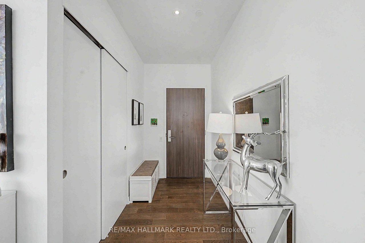 PRESTIGE LIVING AT YONGE & EGLINTON