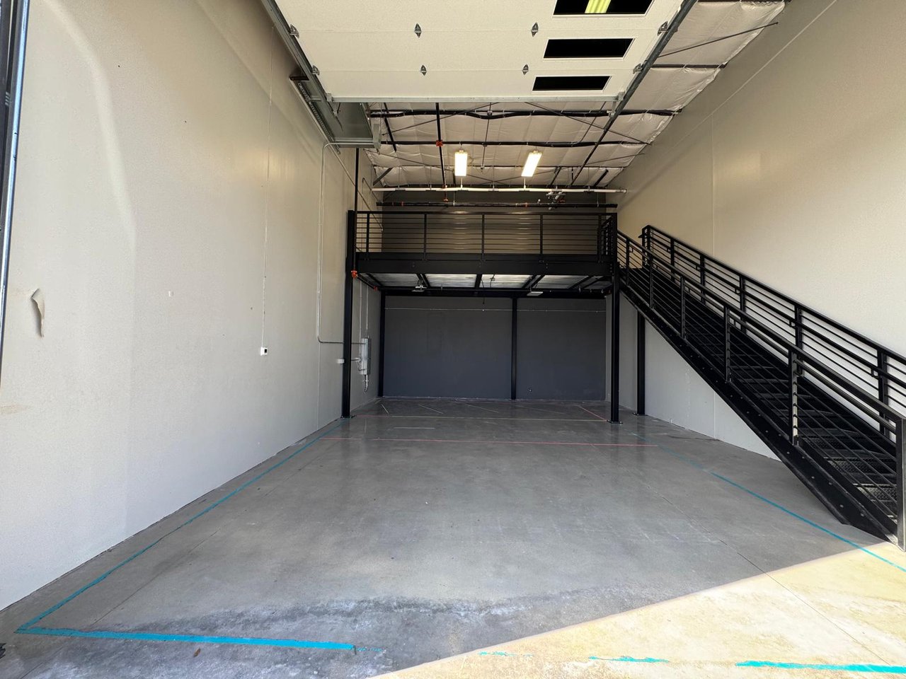 2100 Double Creek Dr