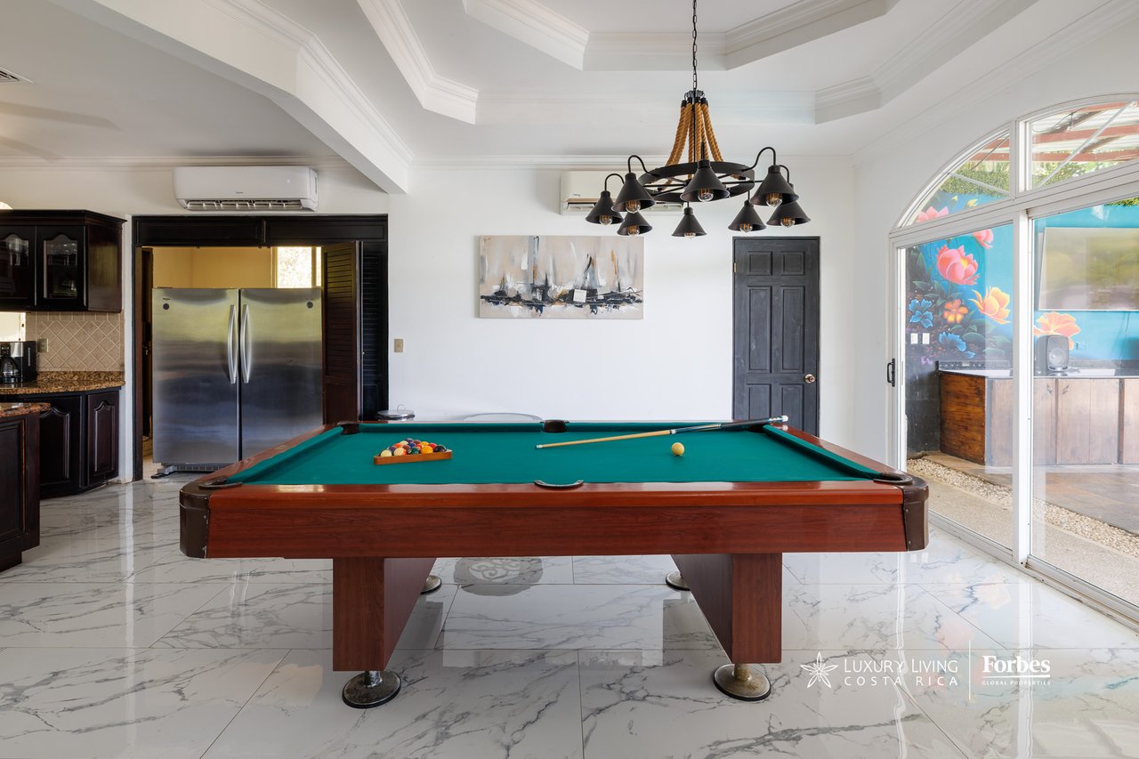 21455 - Remodeled Residence, 10 bedrooms, Near Marina Los Sueños with Views
