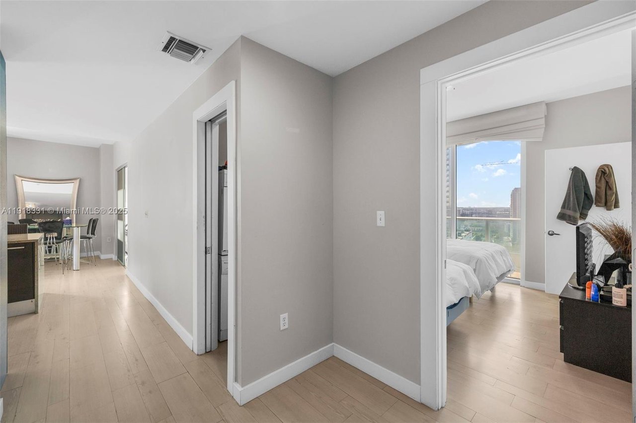 900 Biscayne Bay Condo, Unit 2401