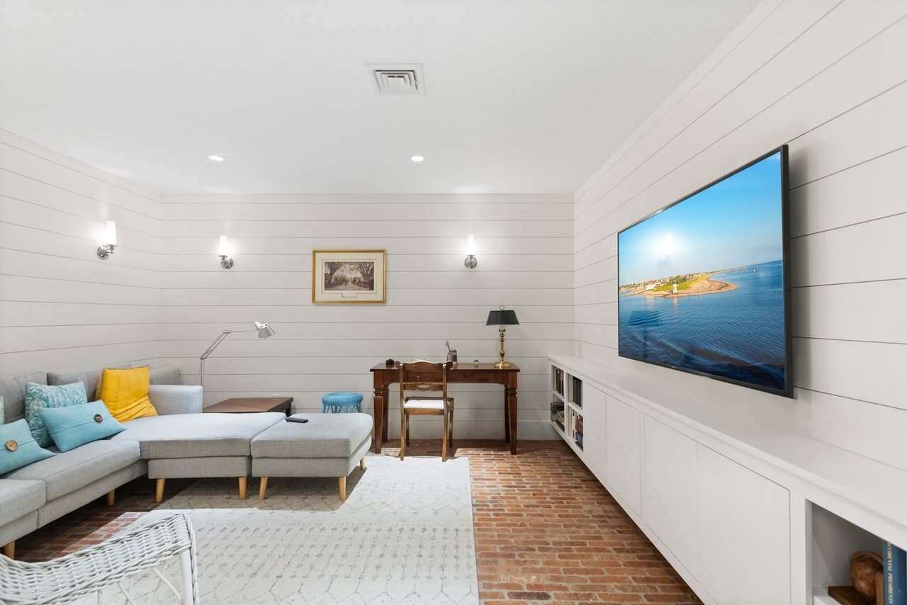19 Hummock Pond Road | Cottage
