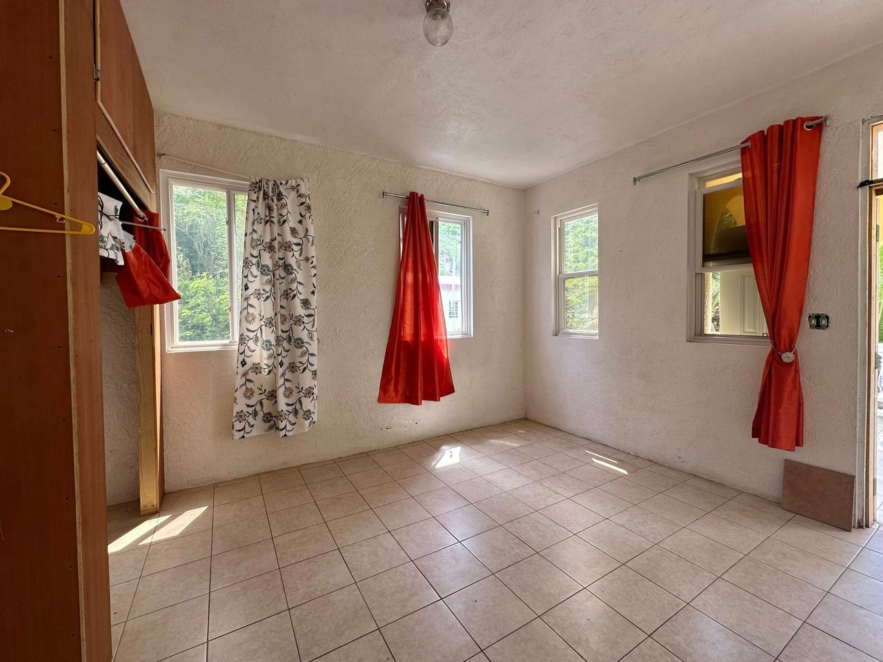 1085 Greenland 2 Bedroom Apartment