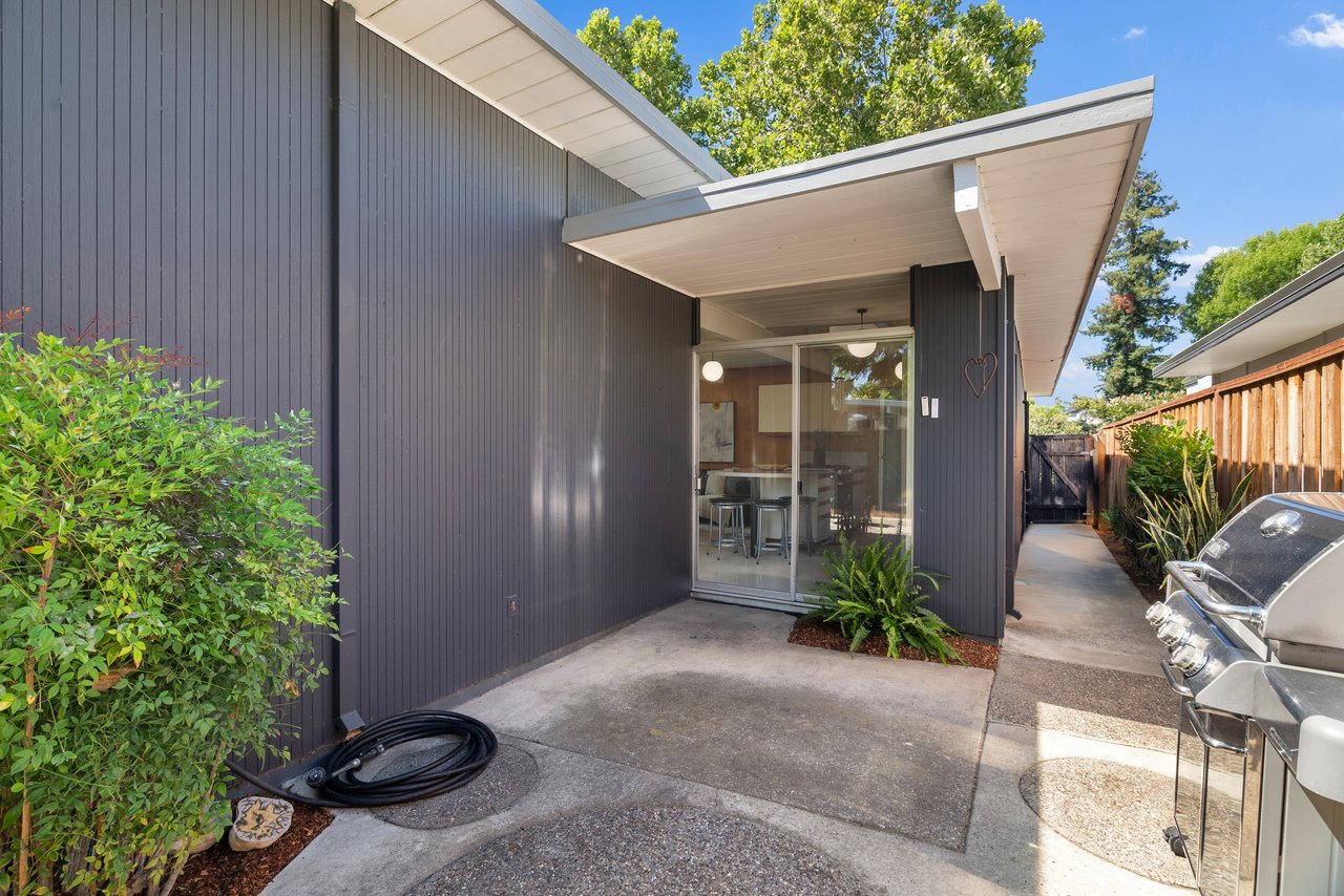 2326 Fairglen Drive