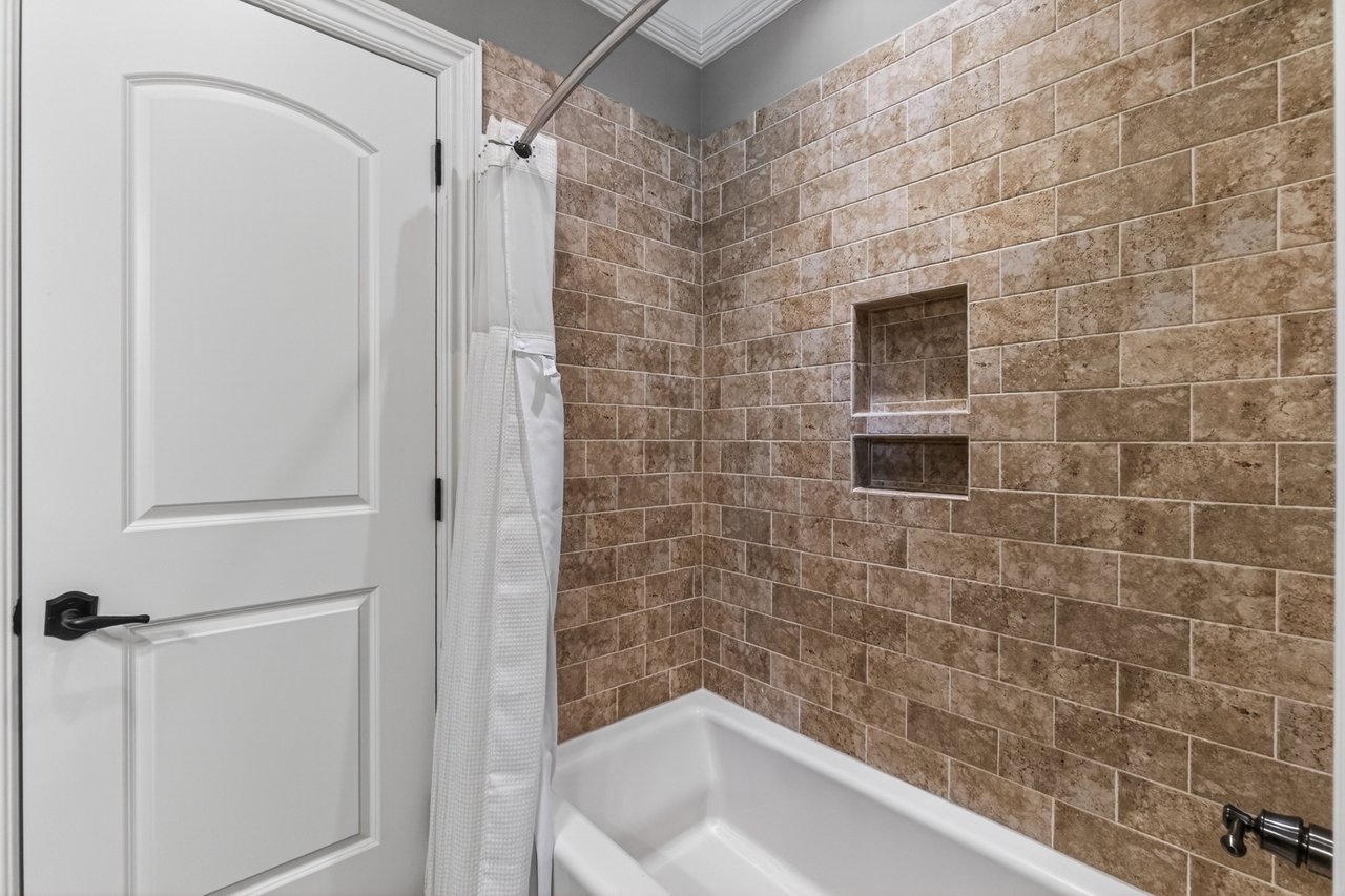 Private Exclusive Listing