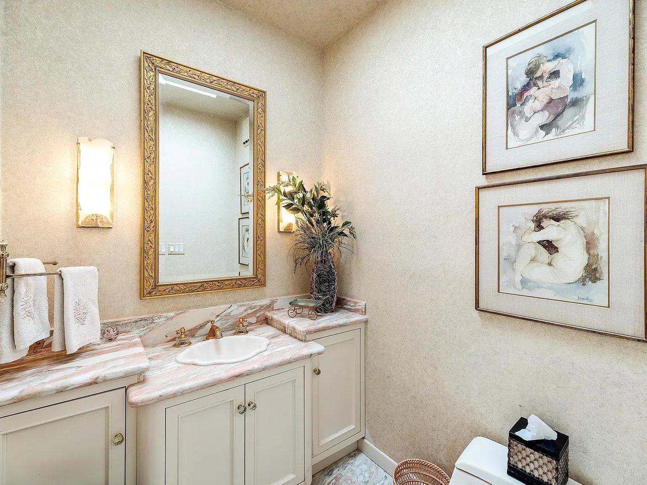 675 Fairway Dr, Camarillo, CA 93010