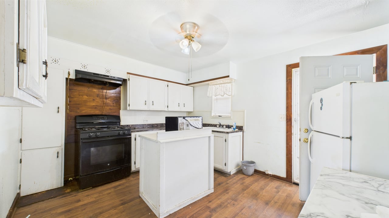 1017 W 5th