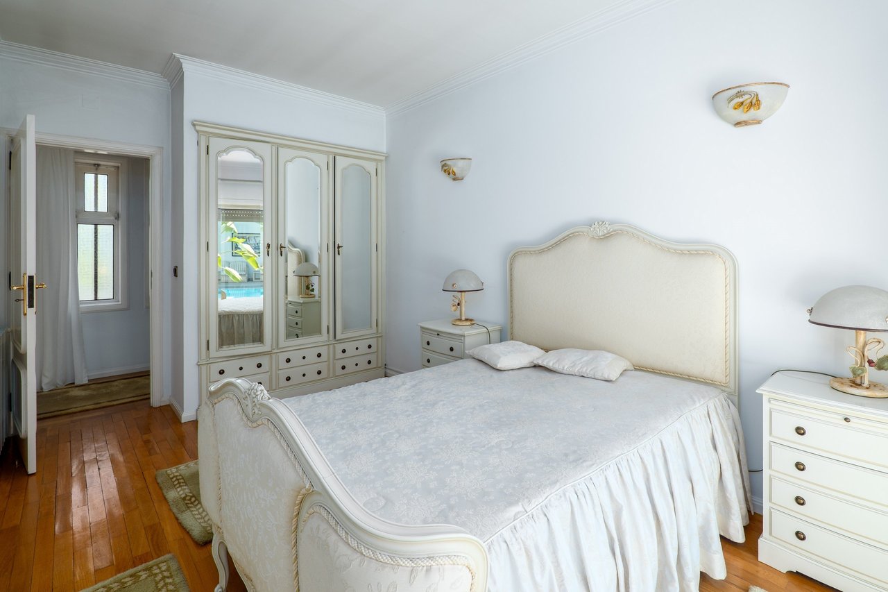 Secluded 5-Bedroom Villa with Pool and Sea Views on Expansive Dune-Side Plot – Apúlia e Fão