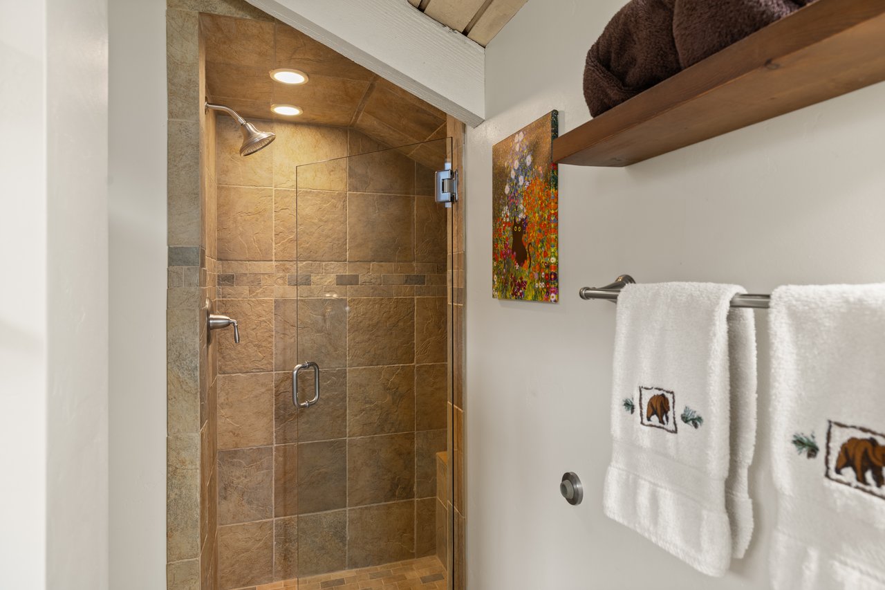 Your All-Season Retreat Minutes from Aspen