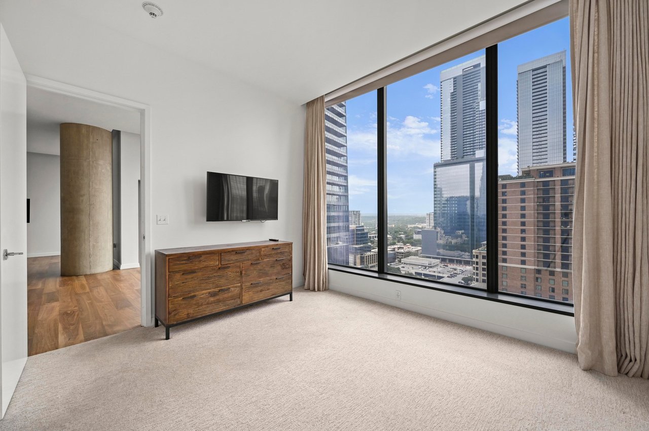 210 Lavaca St#2011