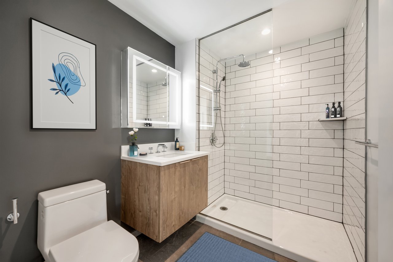 2815 35th Street Unit: 6B