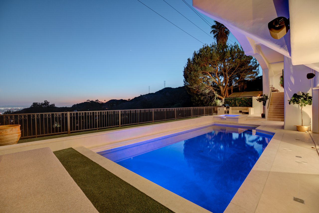 7212 Mulholland Dr, Hollywood Hills