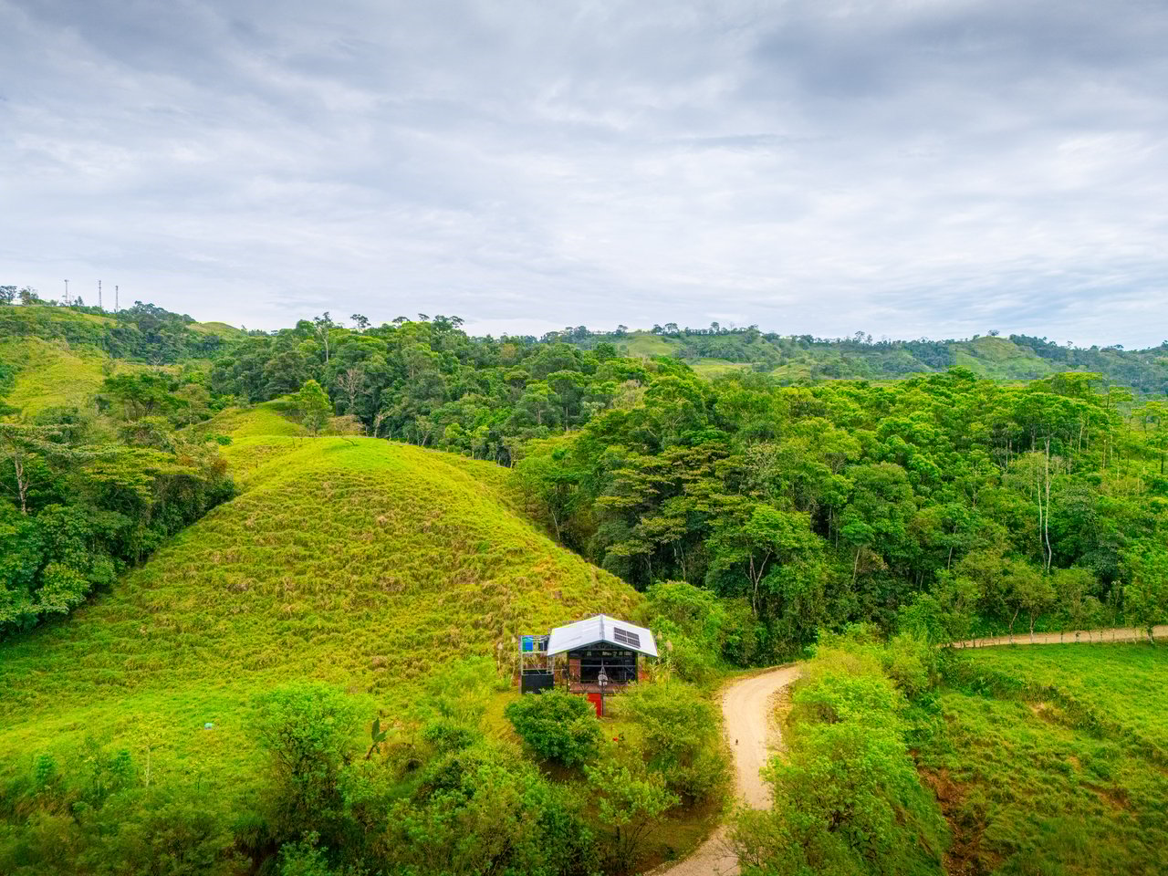 Off Grid Cabin - San Vito with Amazing Mountain Views