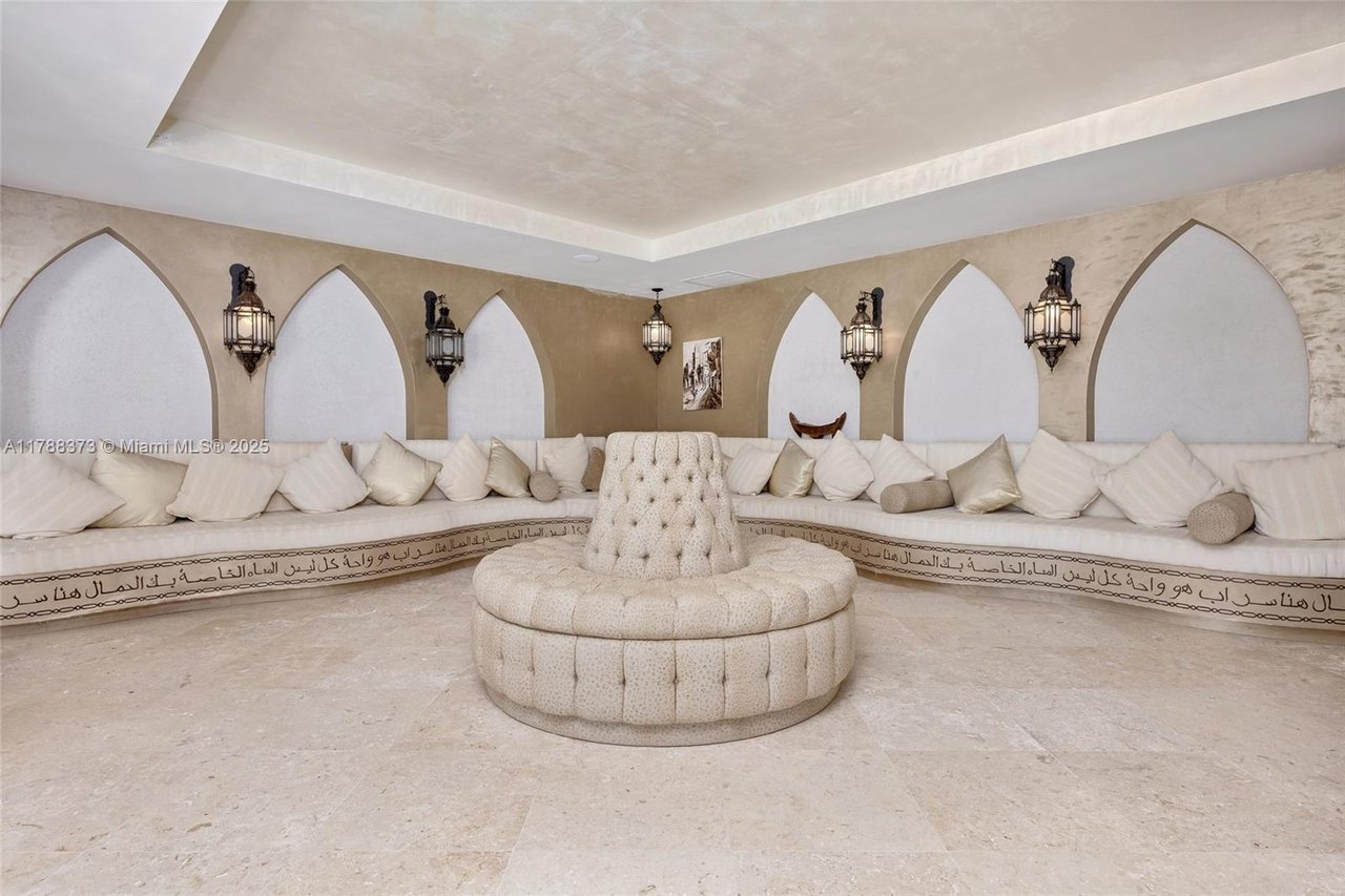 600 Isle Of Palms Dr