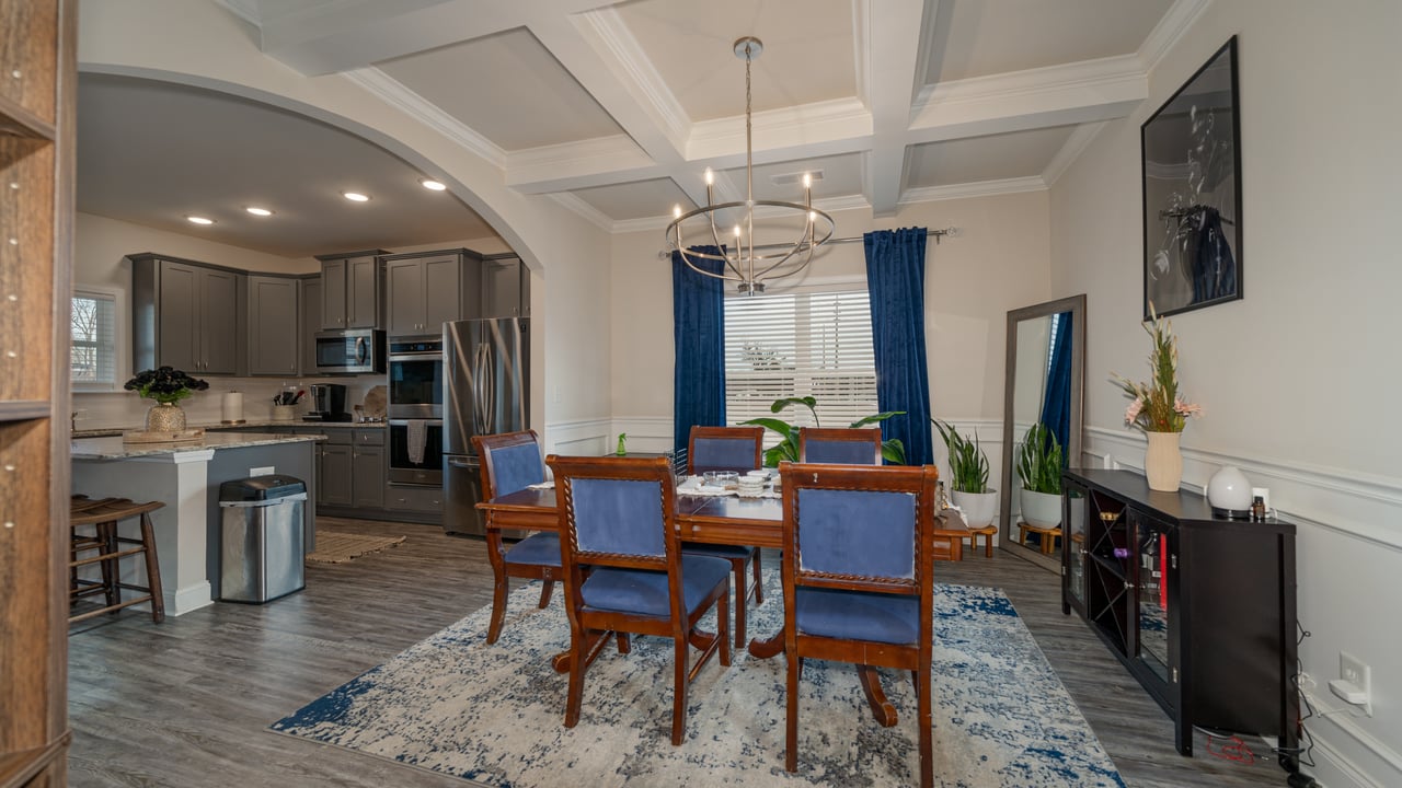 5 Bedroom Gorgeous Home! Lots of Space!!