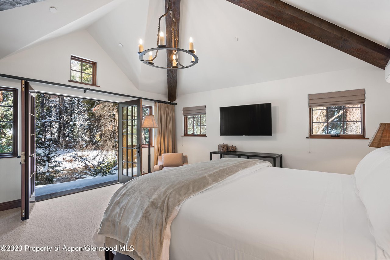 1819 Maroon Creek Road