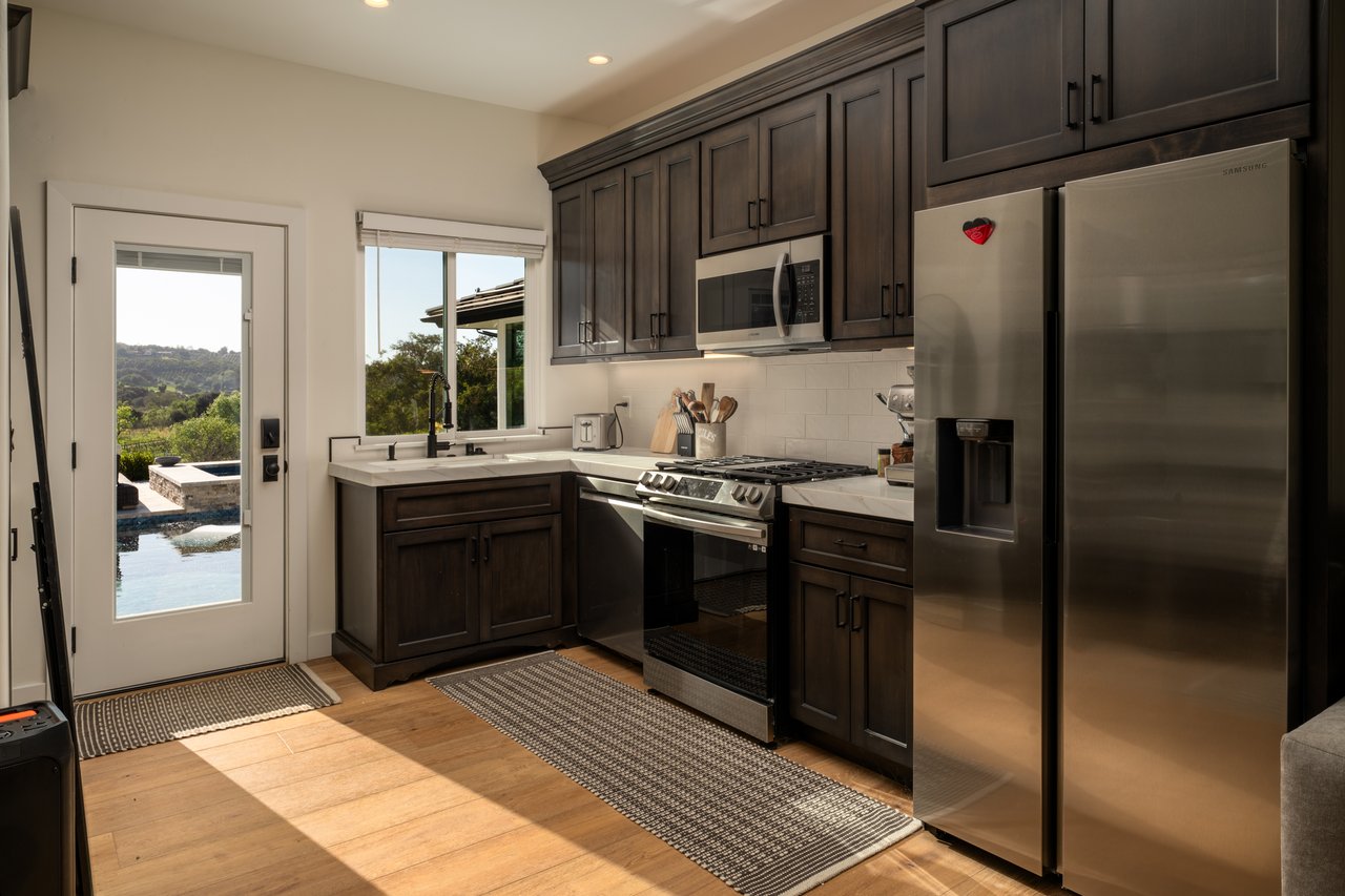 7017 Via Mariposa Sur