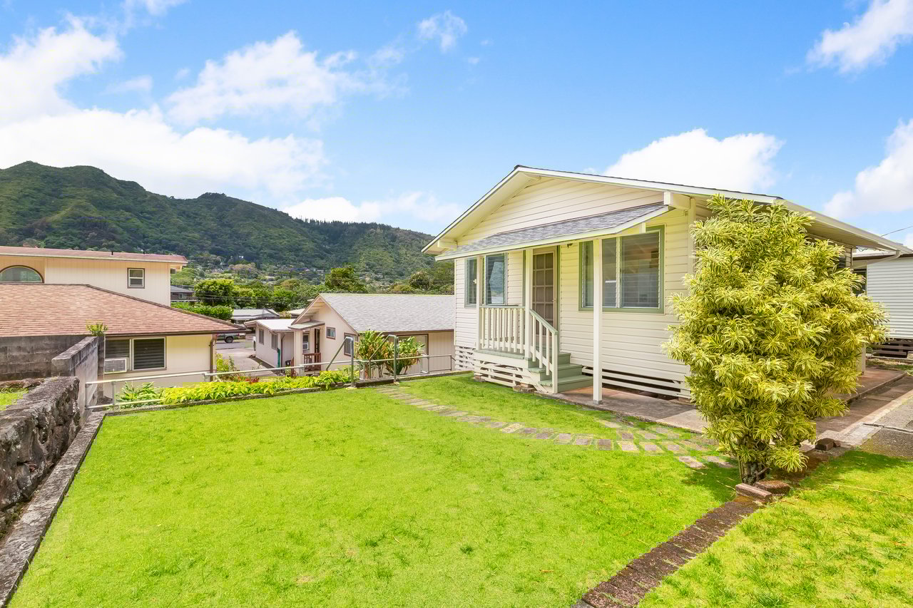 3313 Manoa Road