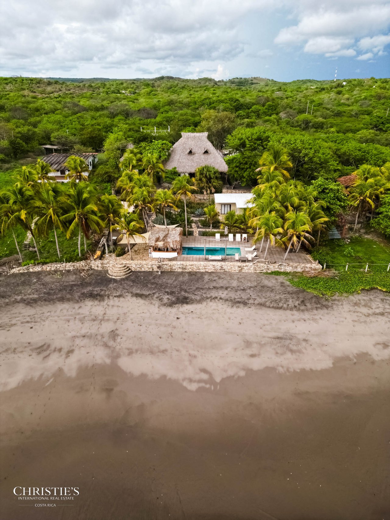 Mandla Boutique Coastal Retreat with World-Class Surf