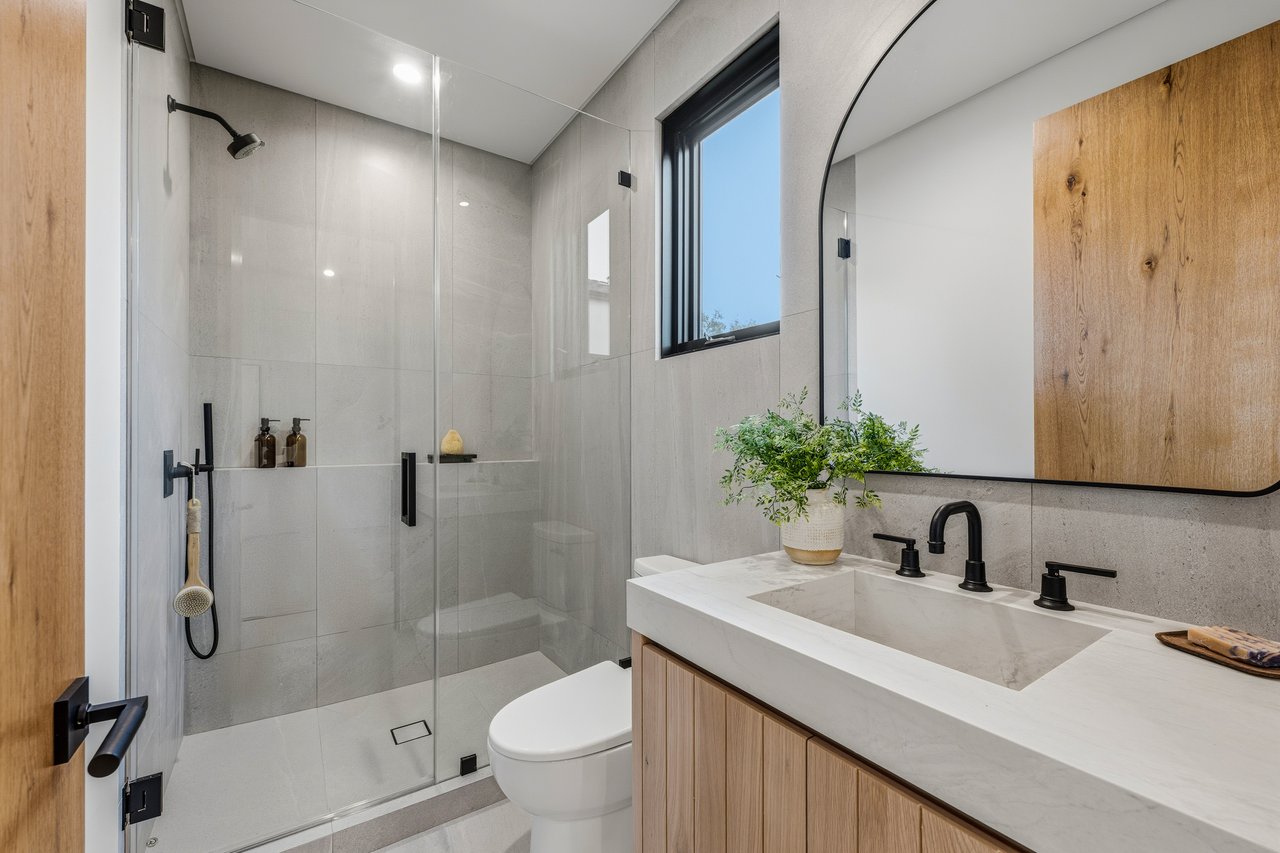 4816 Oak Park Avenue