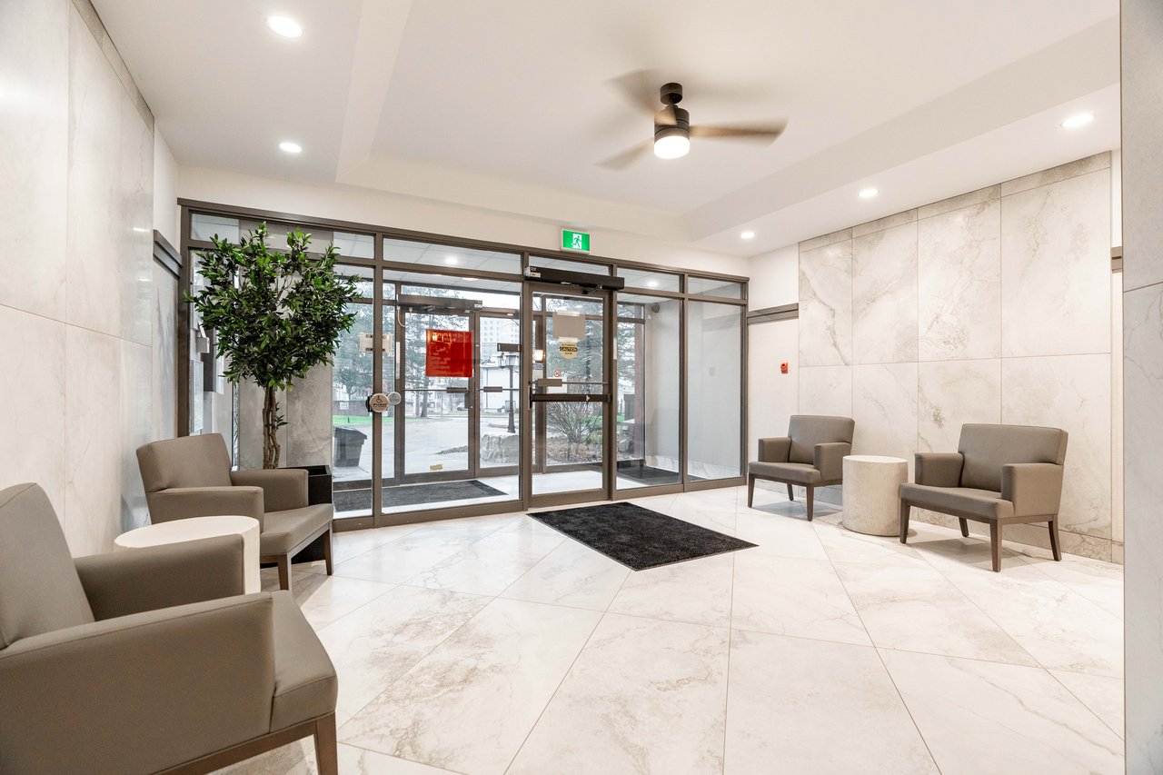 beautiful 2 bedroom 2 bath Condo in downtown London