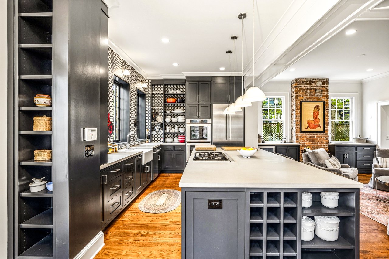 794 Springdale Road NE