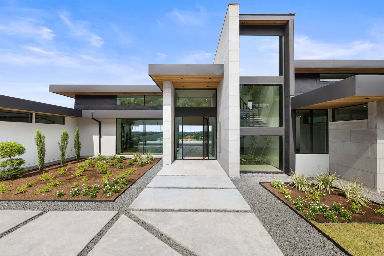 4909 Honey Daisy Way