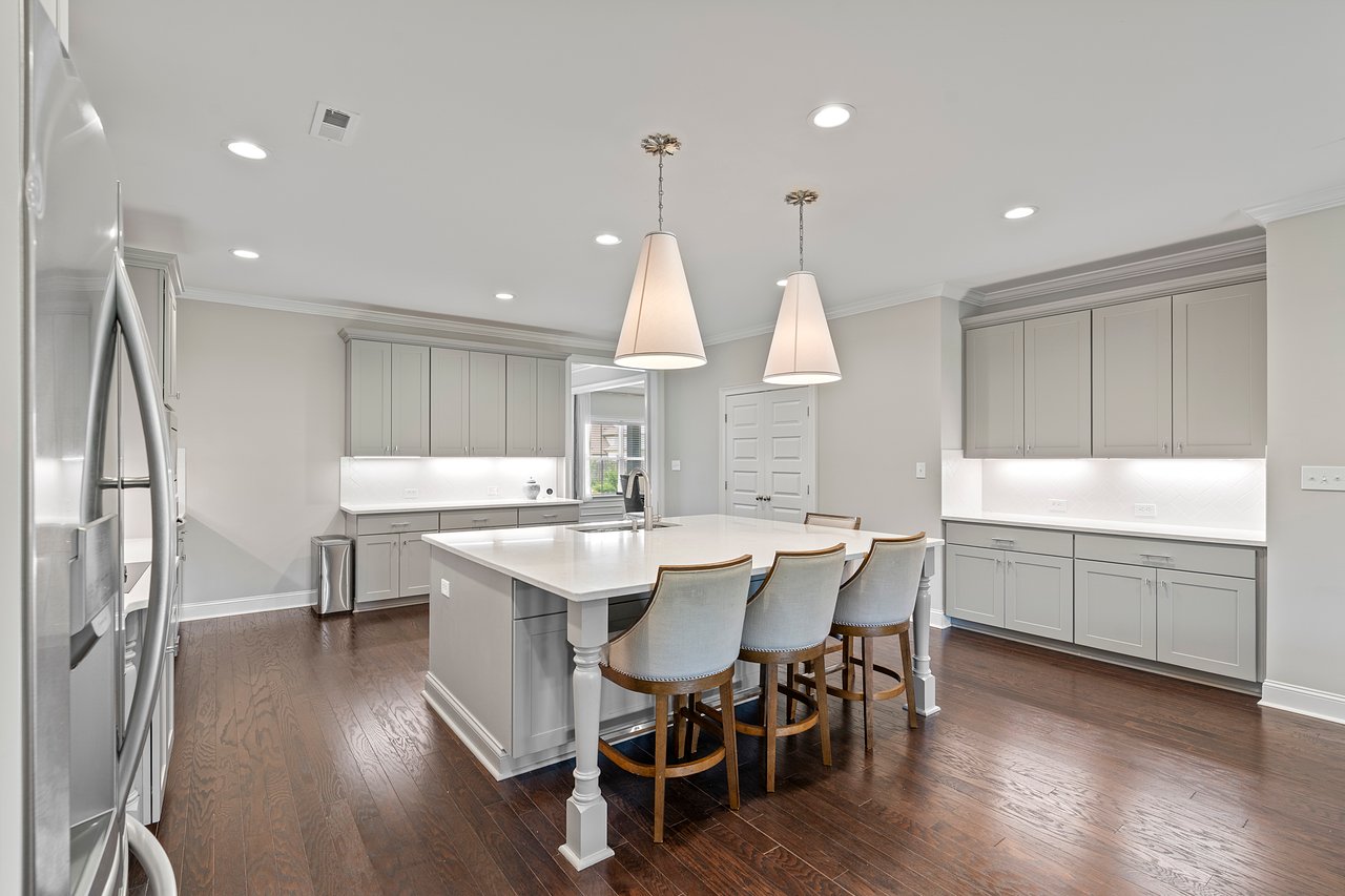 LARGE, GORGEOUS HOME - MADISON CITY SCHOOLS!