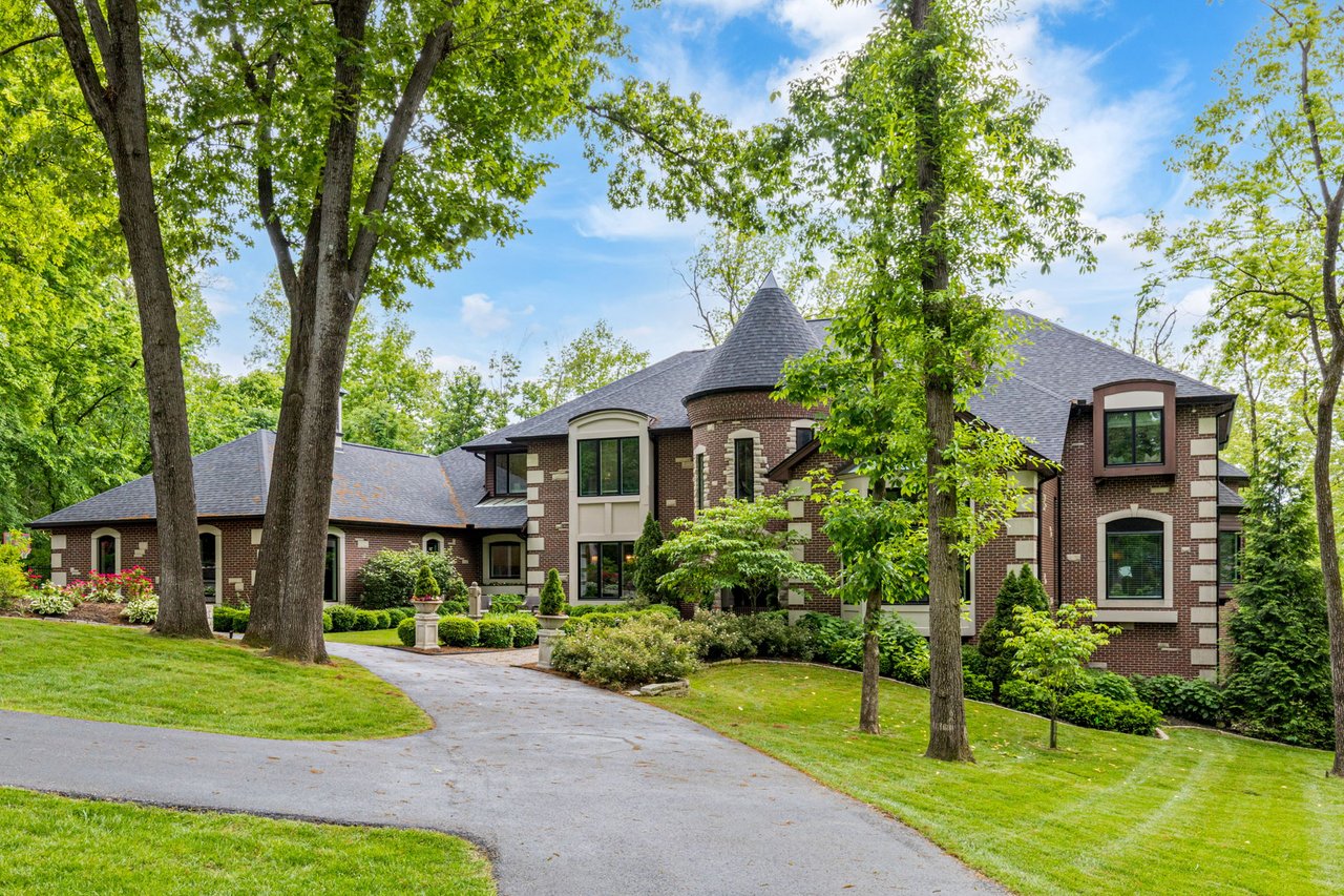 11 Lake Forest Court W