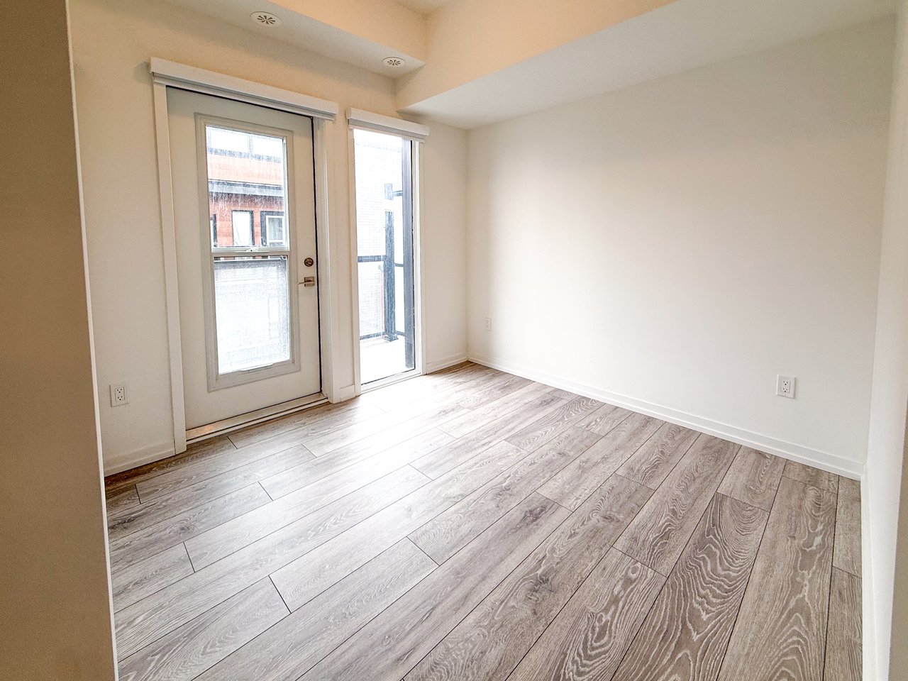 16 Lytham Green Circle