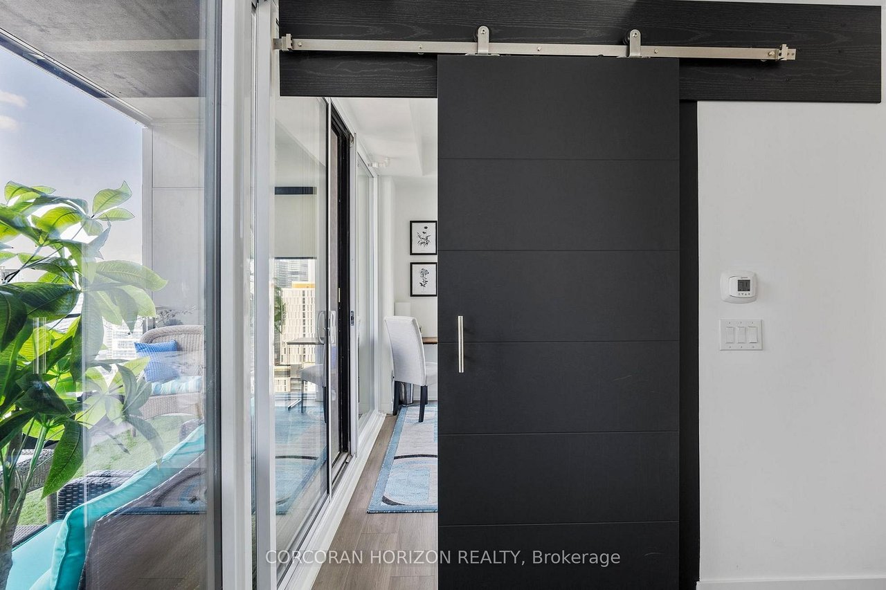 DOWNTOWN MODERN CHARM